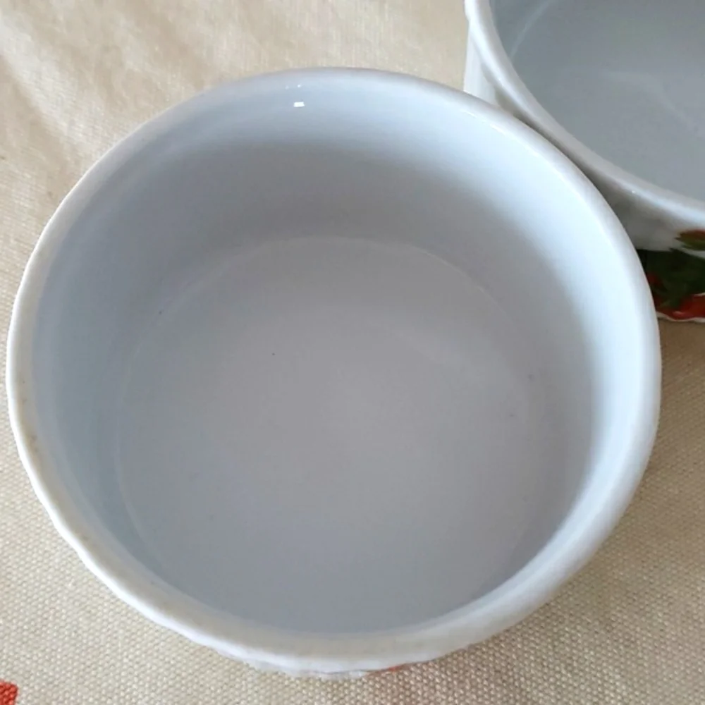 Cordon Bleu BIA Ramekin/Souffle Strawberry Design Set of 2 Porcelaine